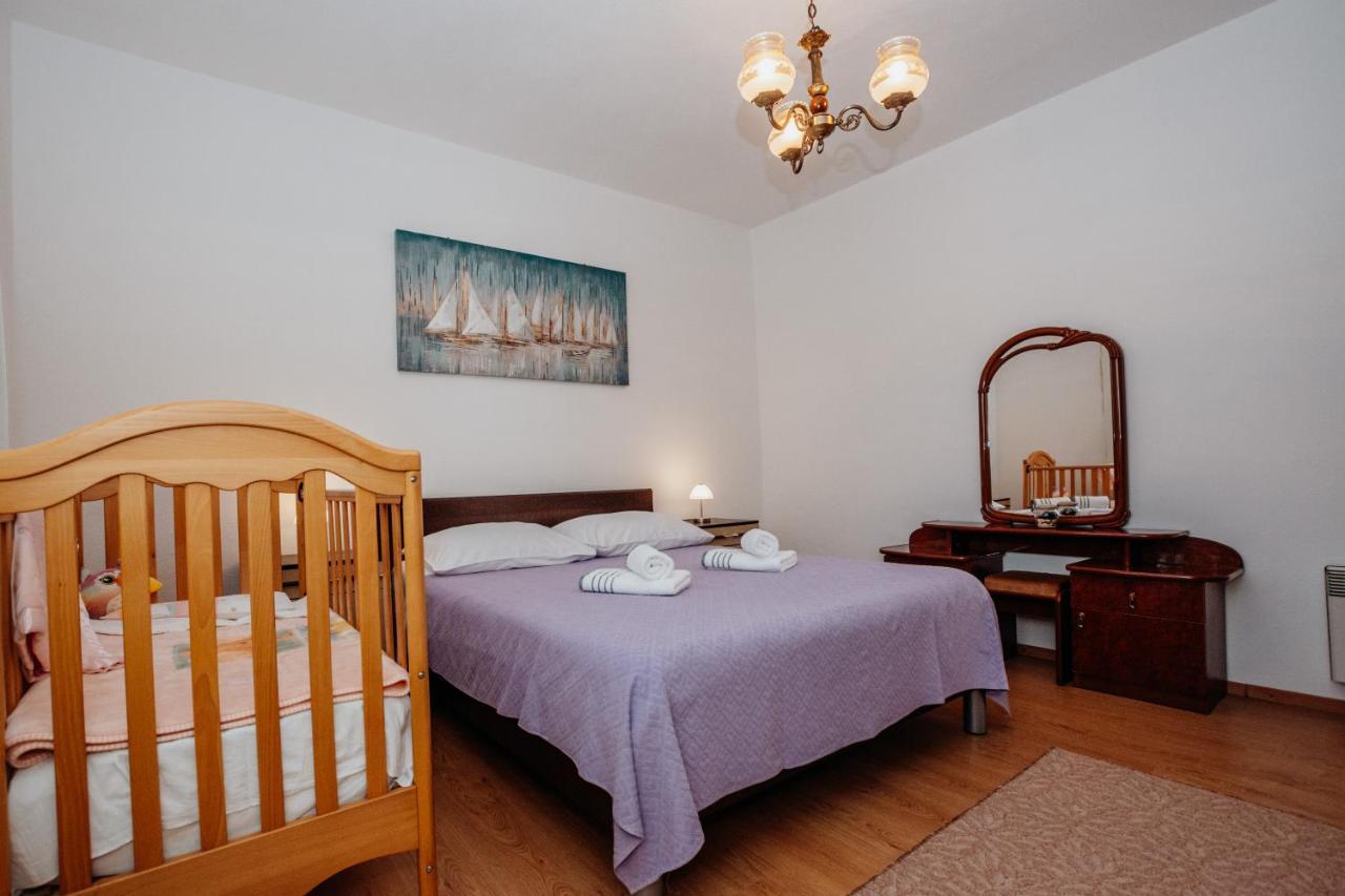 Apartman Neli Vir Exterior foto