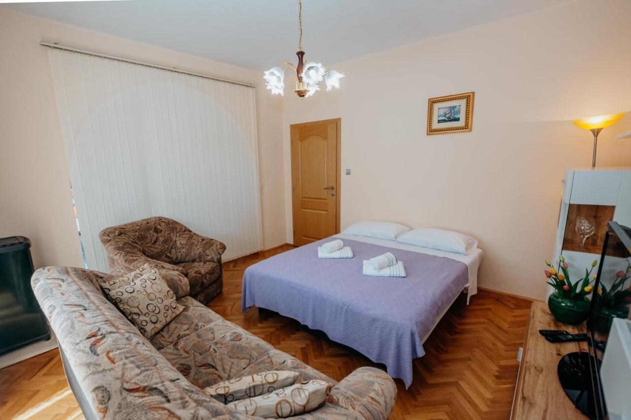 Apartman Neli Vir Exterior foto