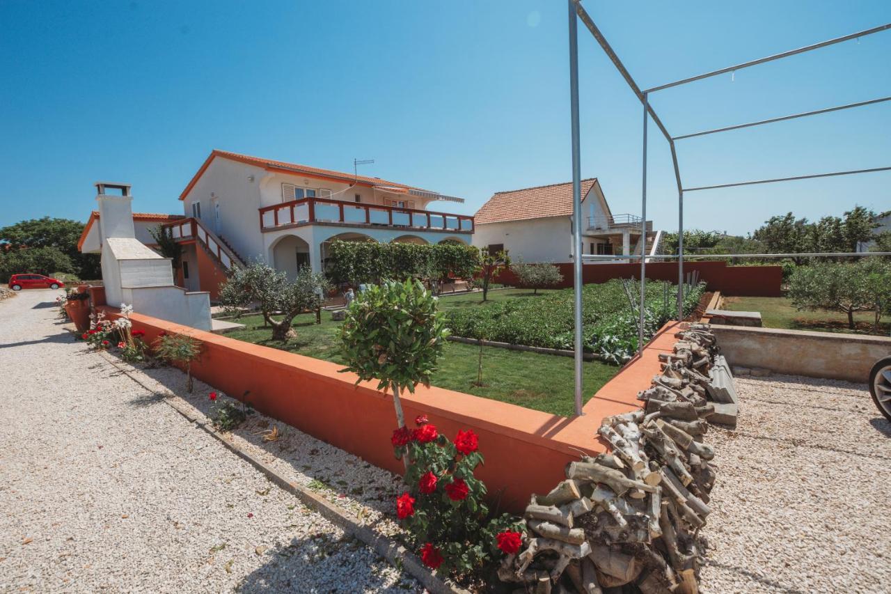 Apartman Neli Vir Exterior foto