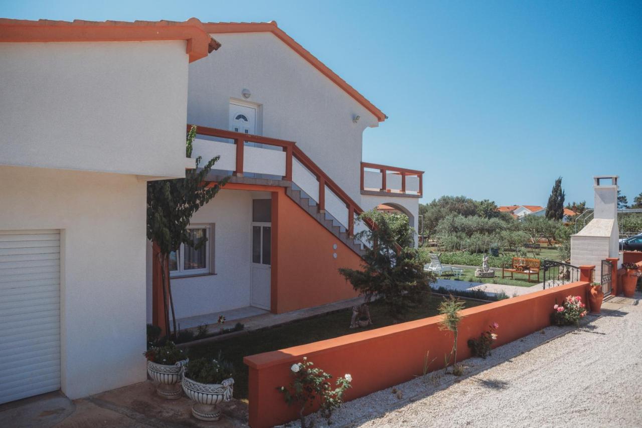 Apartman Neli Vir Exterior foto